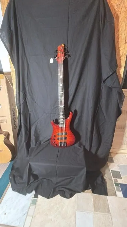 ROSCOE LG 3005 5-String Bass Guitar SIGNED