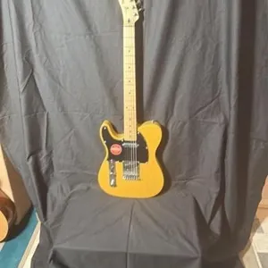 Squier Electric Guitar Left