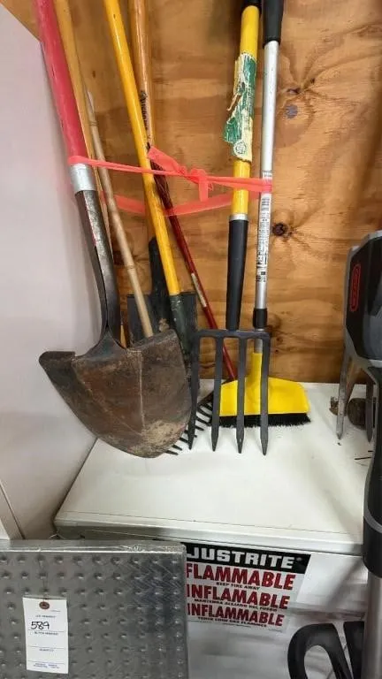 Assorted Garden Tool Bundle