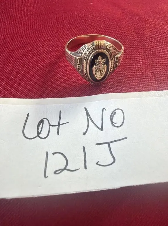 Vintage Gold Tone Crest Ring