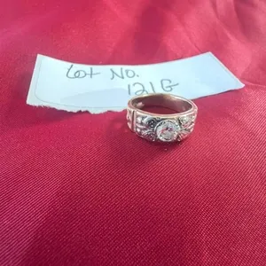 Decorative Two-Tone Band Ring with Center Stone
