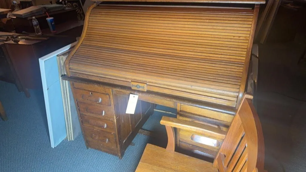 VINTAGE ROLL TOP DESK