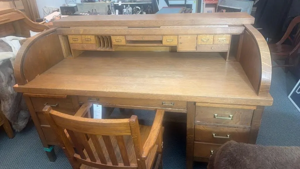 VINTAGE ROLL TOP DESK