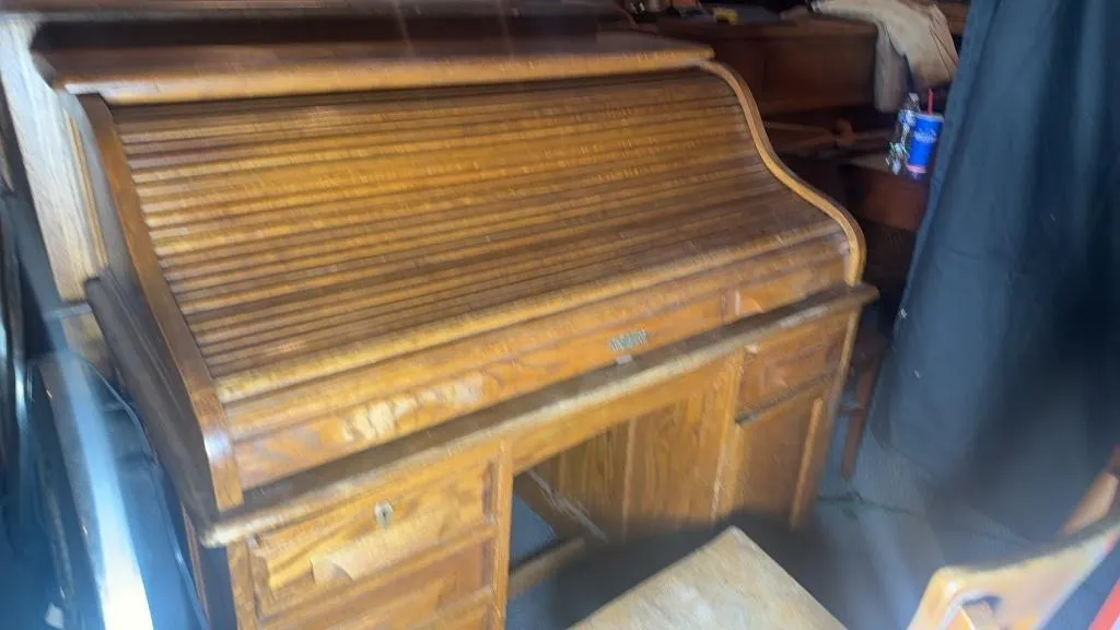 VINTAGE ROLL TOP DESK