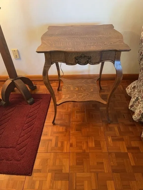 Antique Victorian Quarter Sawn Tiger Oak Parlor Ta