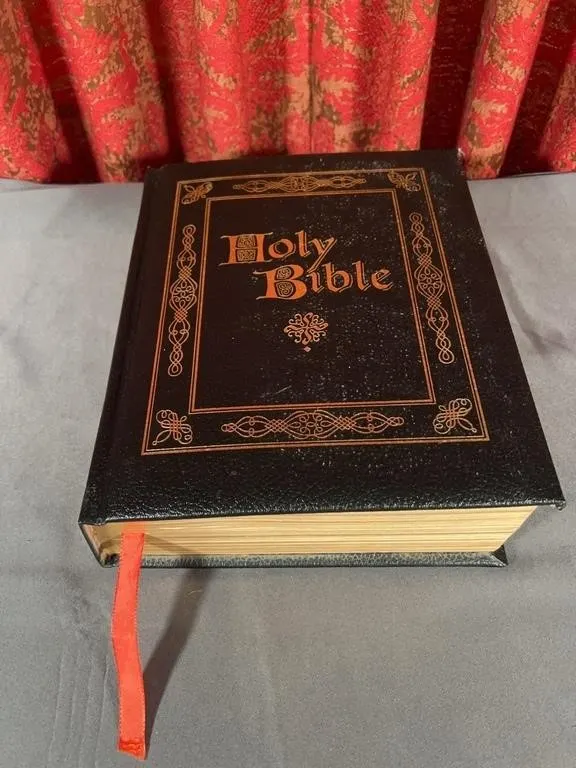King James Version Holy Bible Family Heritage Edit