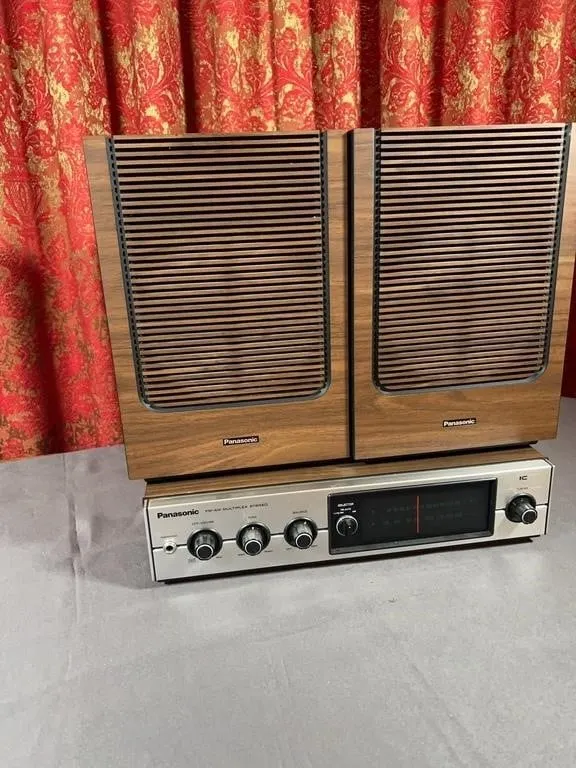 Panasonic FM-AM Multiplex Stereo Receiver with 717
