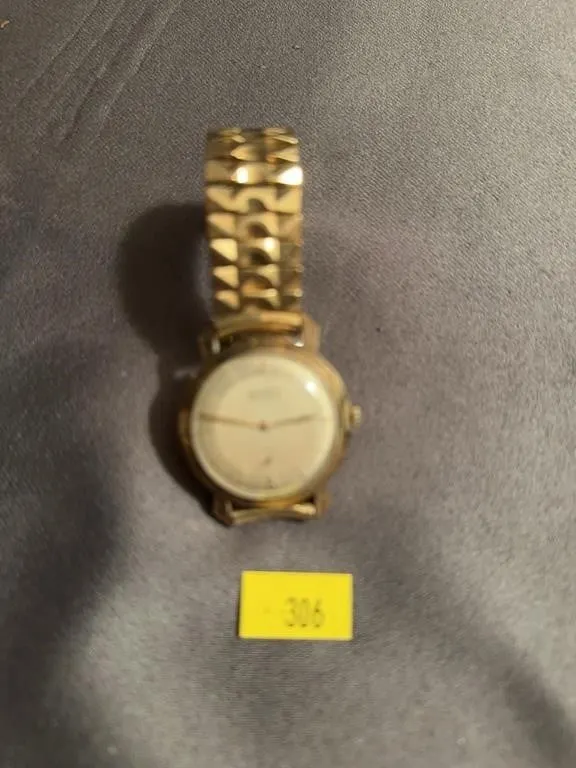 Gruen Cosmopolitan Wristwatch with Original Presen