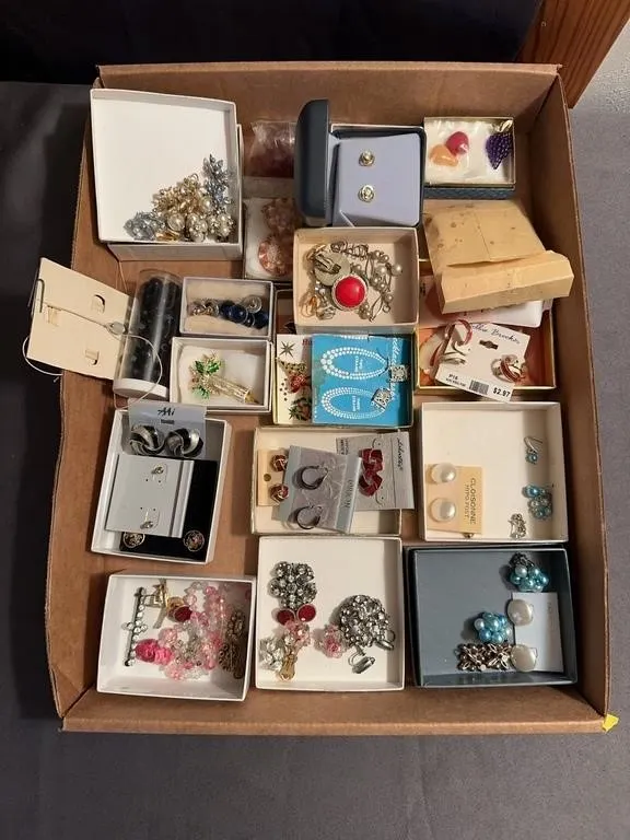 Assorted Costume Jewelry Lot with Earrings Brooche