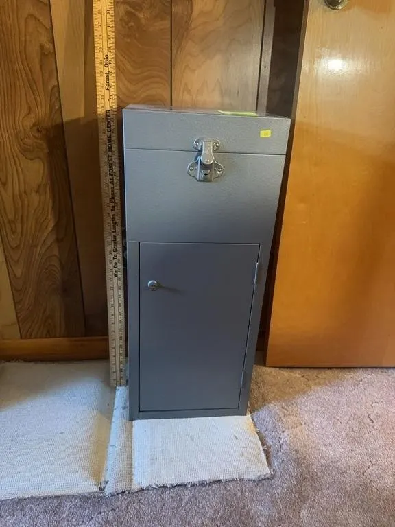 Metal Storage Cabinet with Top Bin and Locking Low