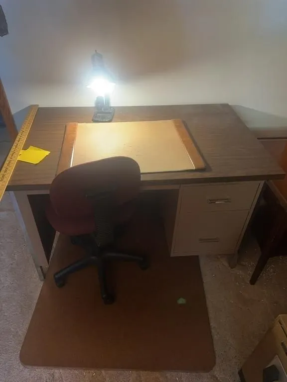 Metal Base Single Pedestal Office Desk with Swivel
