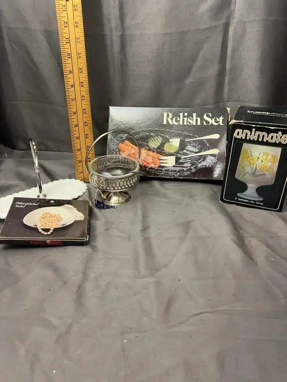 Silverplate Valet Glassware Relish Set and L.E. Sm