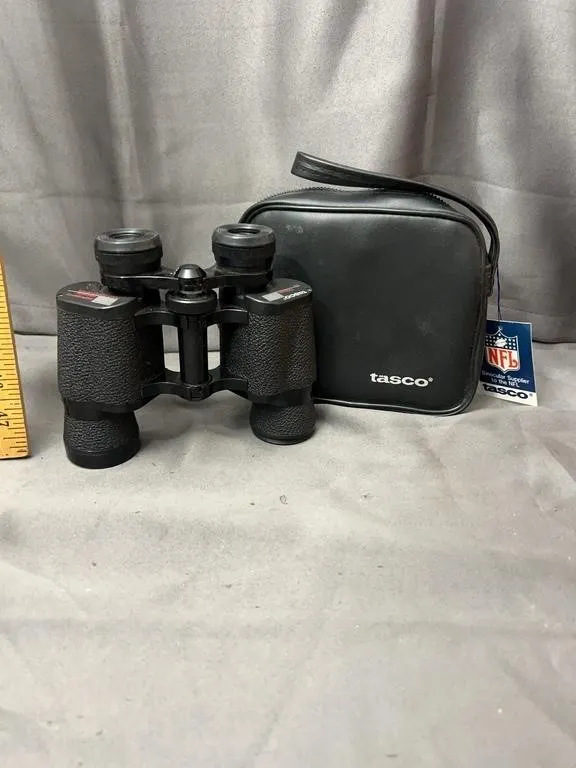 Tasco 7x35mm Model 304 Binoculars With Case
