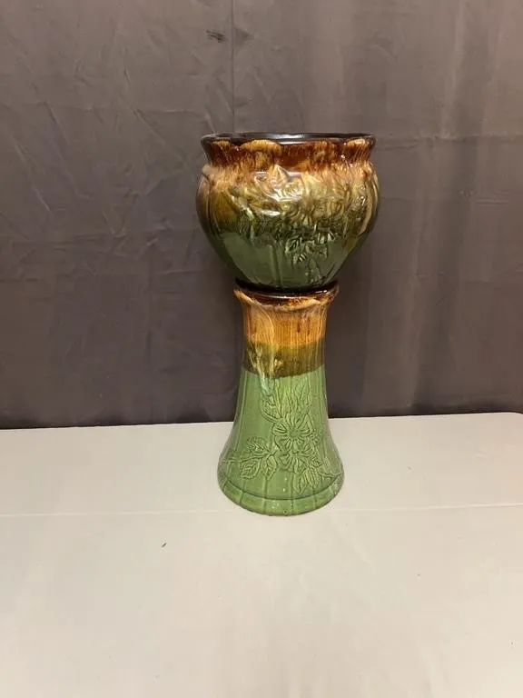 Robinson Ransbottom Pottery Dogwood Jardiniere and