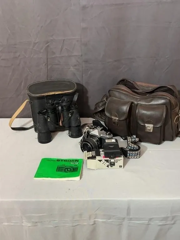 Fujica ST605N 35mm SLR Camera with Toshiba Flash a