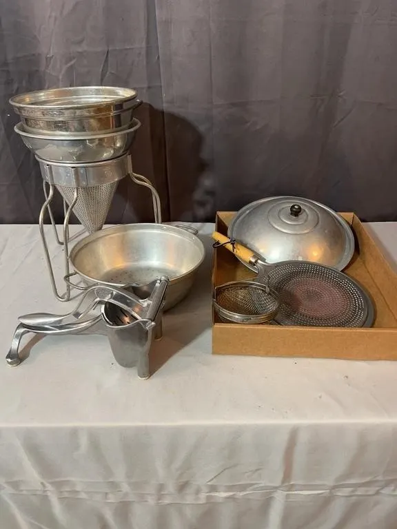 Wear-Ever Aluminum Chinois Colander Food Press and