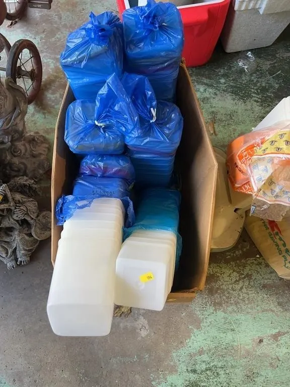 Bulk Lot Square Translucent Plastic Nursery Plante