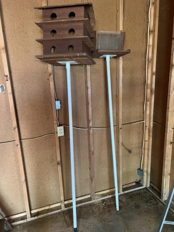 Multi-Tier Wooden Purple Martin Birdhouse and Feed