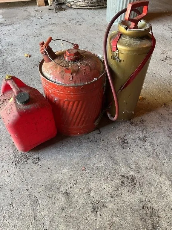 Hudson Compression Garden Sprayer and Assorted Fue