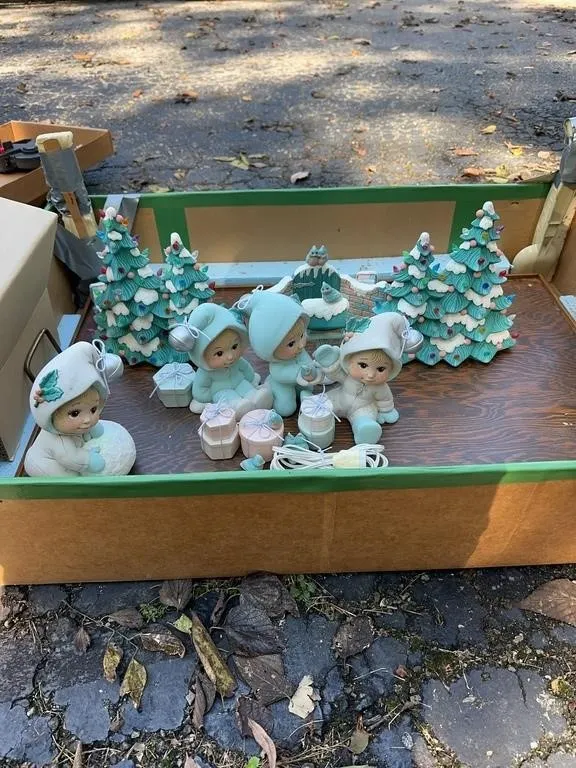 Ceramic Lighted Winter Holiday Village Diorama wit