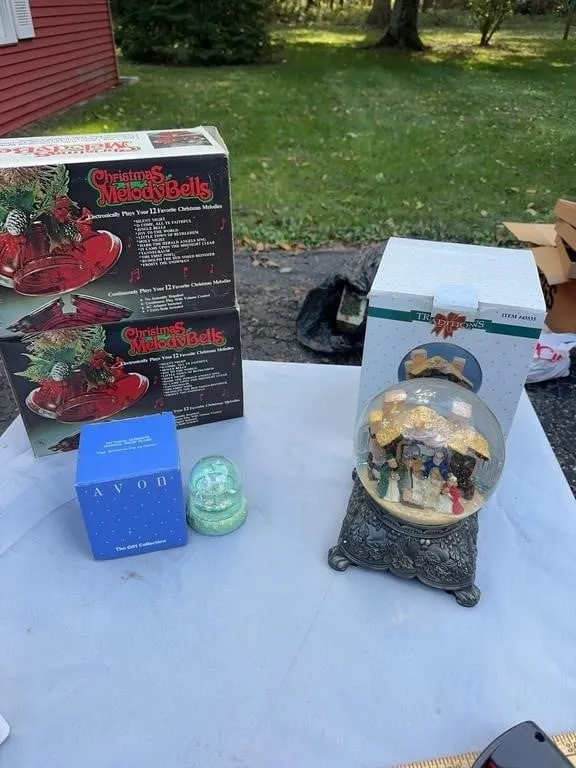 Holiday MelodyBells Nativity Snow Globe and Avon M