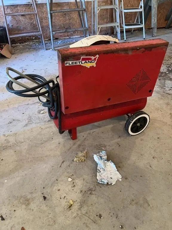 Fleetland Portable Air Compressor with Manual Mode