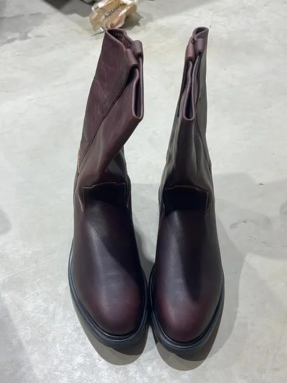 Red Wing Slip On Work Boot Sz 9-1/2B NIB
