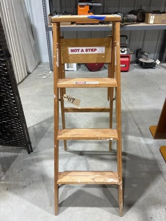 Wooden Folding Ladder 4ft
