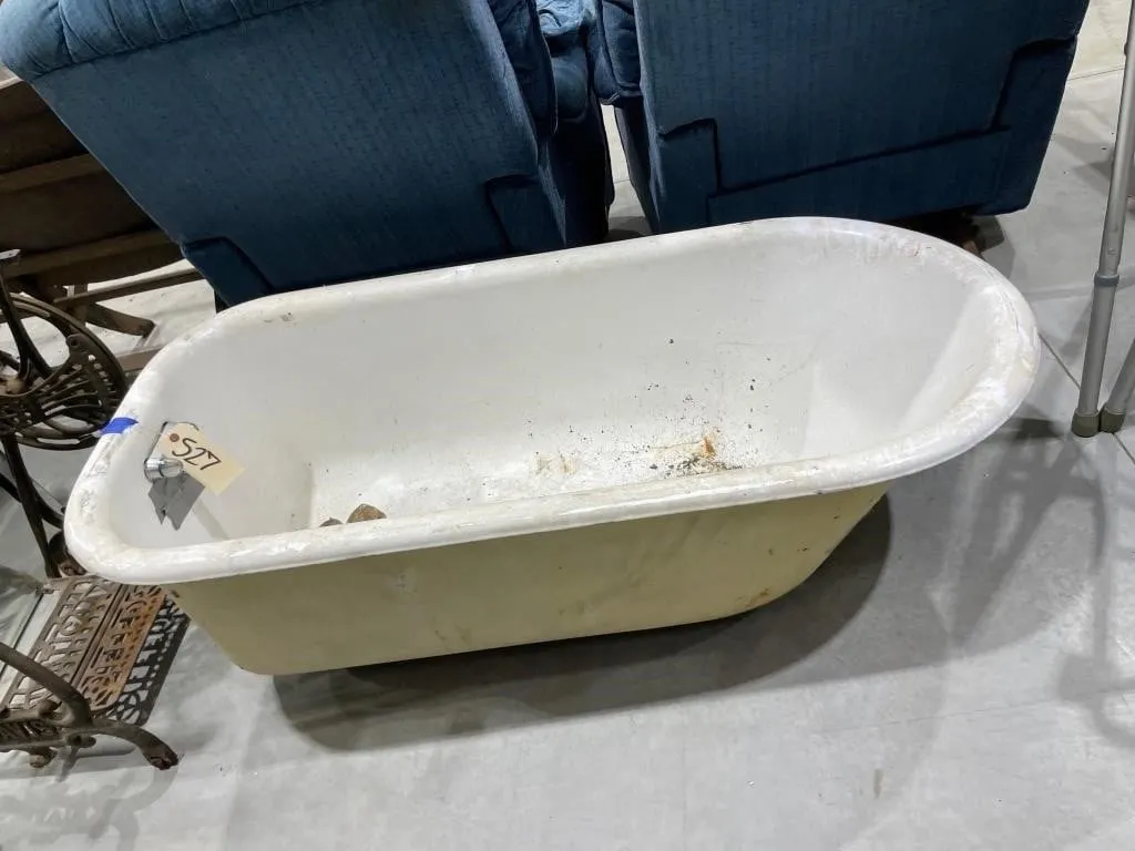 Cast Iron Bath Tub - Claw Feet 26"x52"