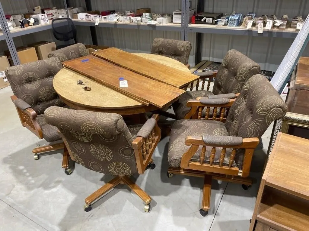 Solid oak Dining Table 48"Dia w/4 Leaves & 6 Chai