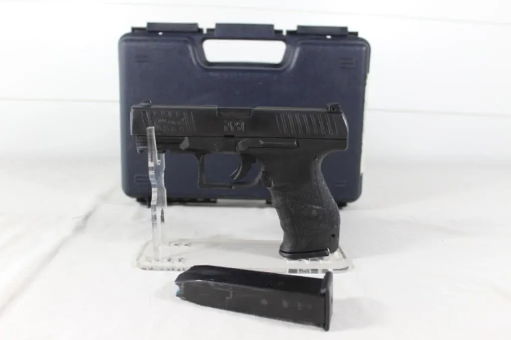Walther PPQ Classic .40 S&W Pistol w/Hard Case