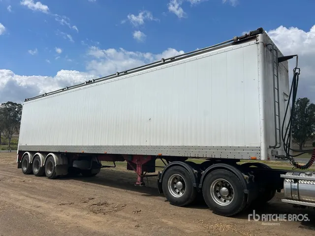 2018 Barker 13.6 m Tri/A Moving Floor Trailer