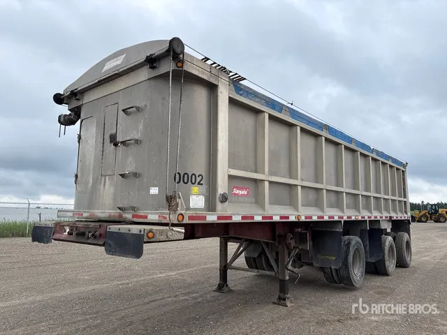 2004 Stargate 33 ft 6 in Tri/A End Dump Trailer