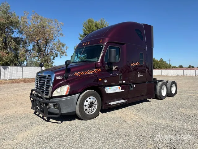 2018 Freightliner Cascadia 125 6x4 T/A Sleeper Truck Tractor