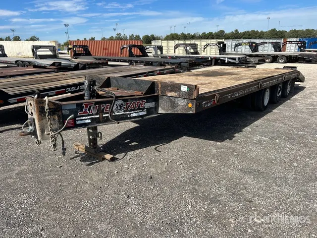 2011 Interstate 50DLA 29 ft Tri/A Equipment Trailer