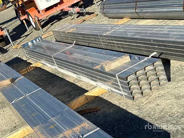 Quantity of (20) 2x4 sq 17'