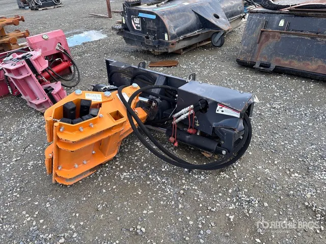 2024 Landhonor DPC-21-13W 60 in Skid Steer Pole Setter Grapple