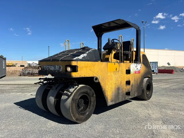 2010 Cat PS360C 7 Wheel Pneumatic Roller
