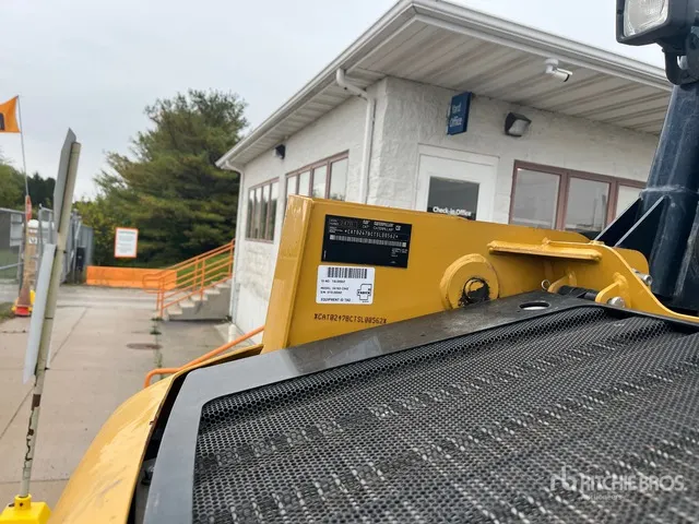 2011 Cat 247B Series 3 Compact Track Loader