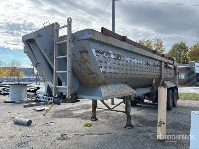 2010 Manac 44226A 26 ft T/A End Dump Trailer