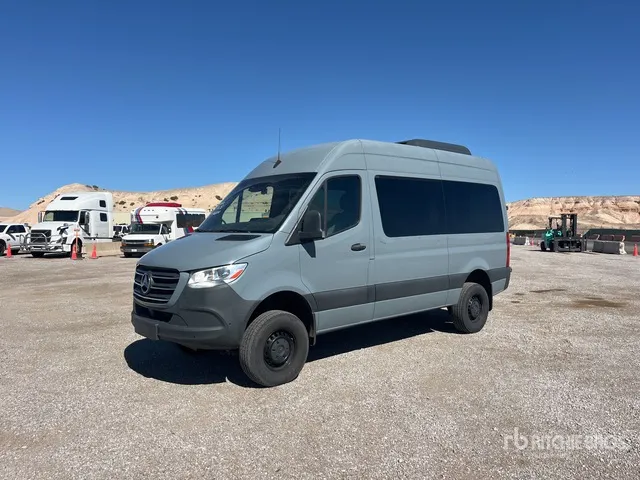 2022 Mercedes-Benz Sprinter 4x4 Cargo Van