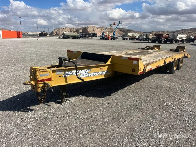 2000 Eager Beaver 15HDB 24 ft T/A Equipment Trailer