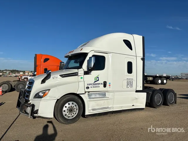 2023 Freightliner Cascadia 126 6x4 T/A Sleeper Truck Tractor (Inoperable)