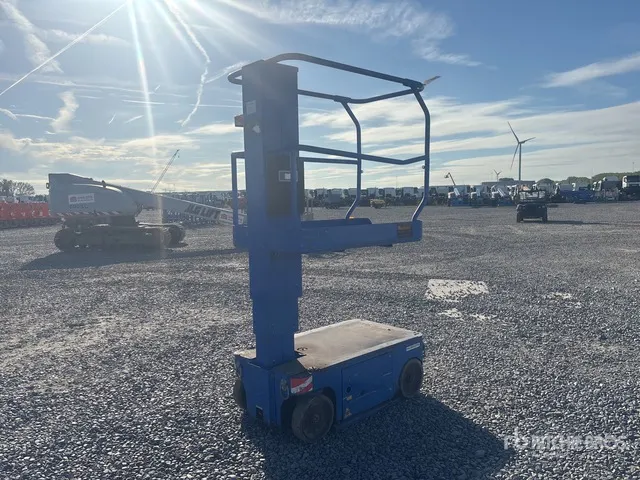 2007 UpRight TM12 Vertical Mast Lift