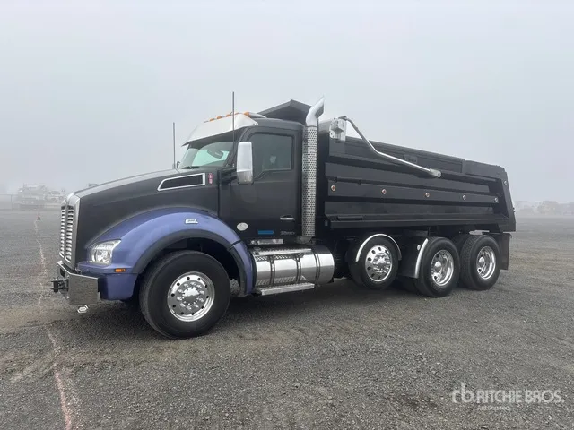 2021 Kenworth T880 8x4 Tri/A Dump Truck