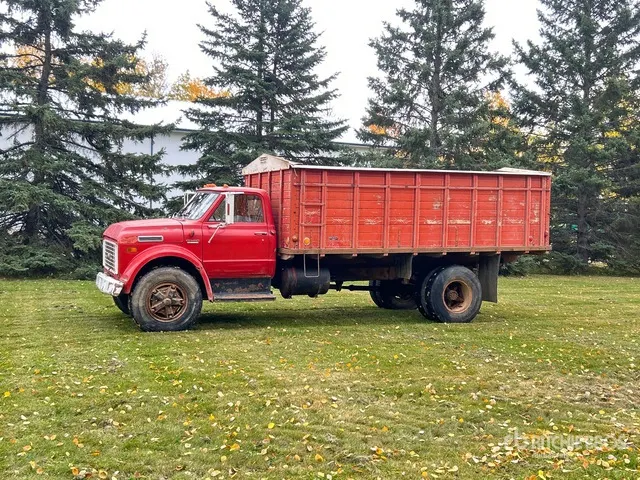 1972 GMC 6500 4x2 Grain Truck