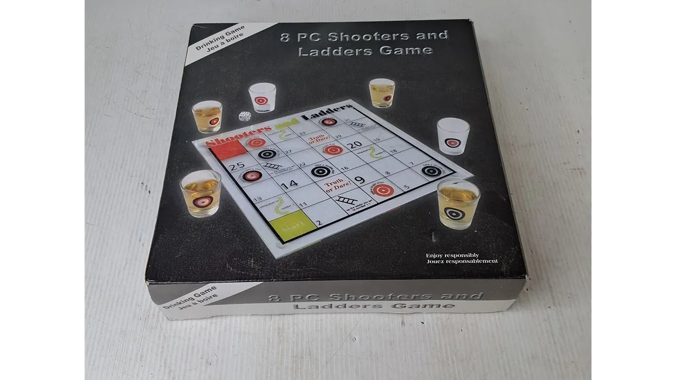 8 Peice Shooters & Ladder Board Game ( as is)