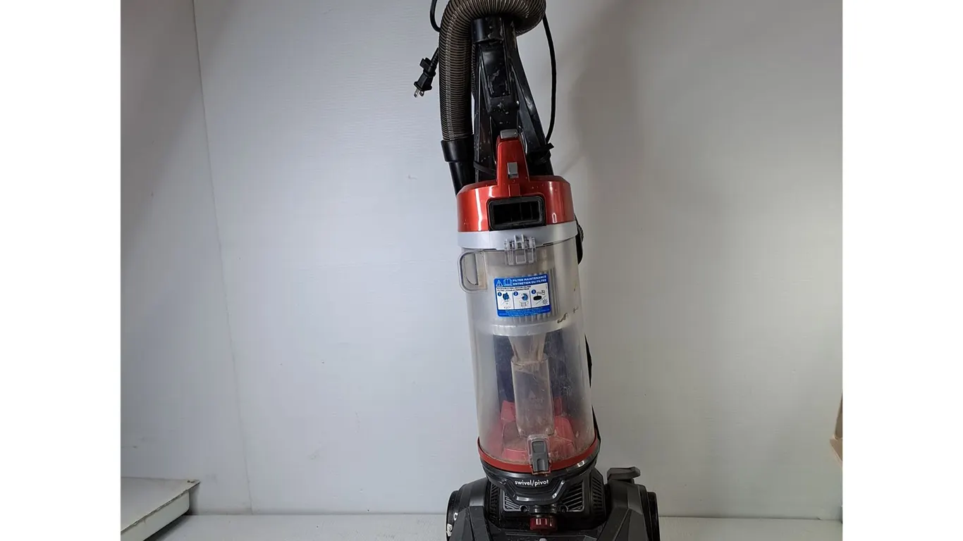 BISSELL® CleanView® Upright Vacuum Cleaner (Powers on, cannot ship)