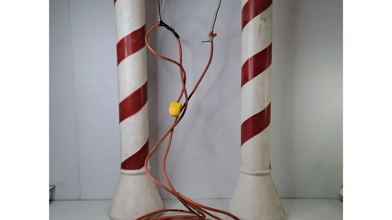 Blow Mould Christmas Candy Canes 40" (cannot ship, powers on)