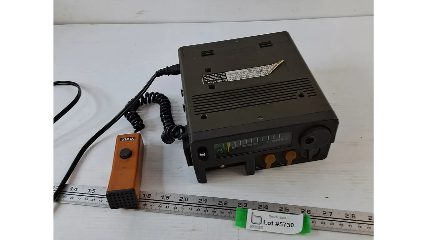 Yorx Multiband Two-Way Radio and 8-Track Cassette Player Tested Works